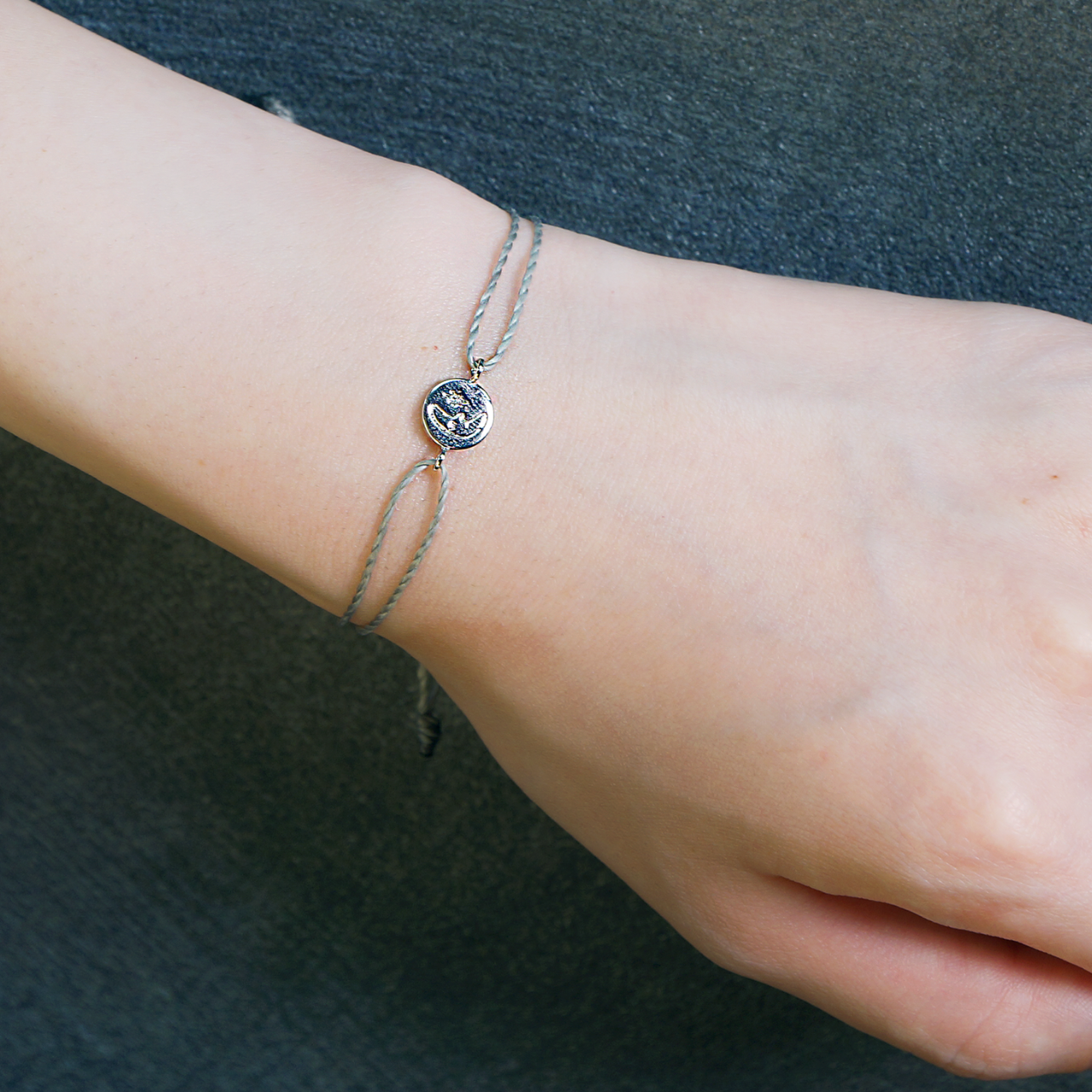 月チャームブレスレット