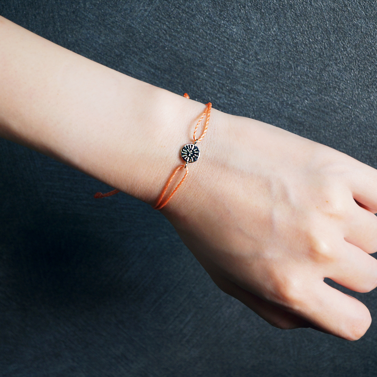 太陽チャームブレスレット