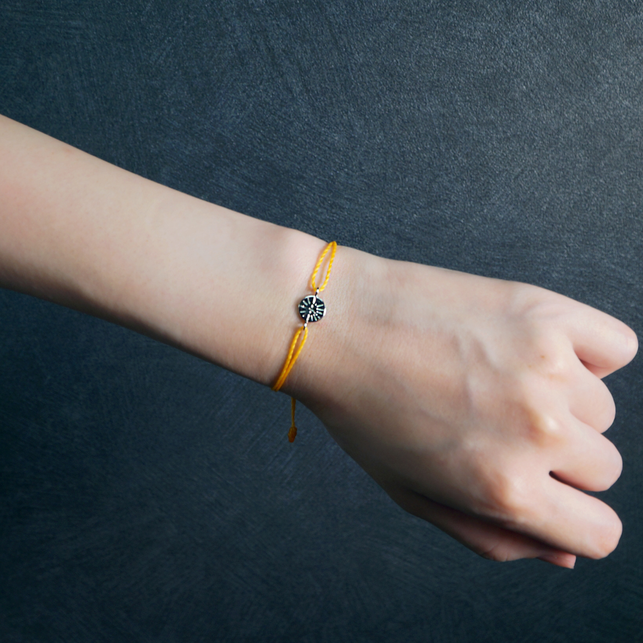 太陽チャームブレスレット