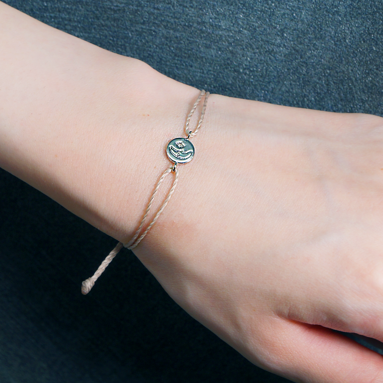 月チャームブレスレット